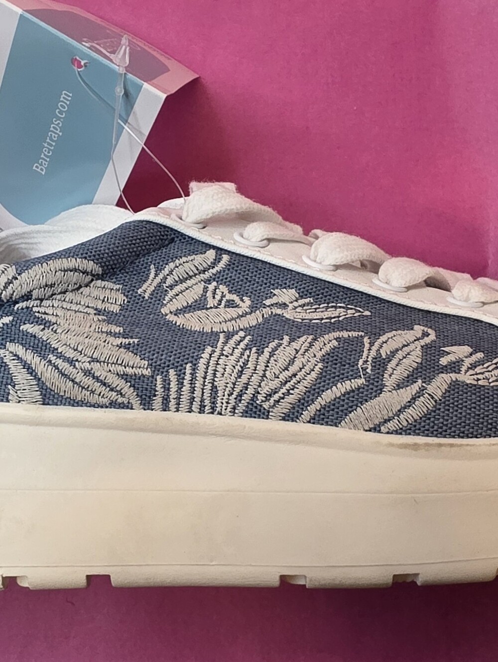 NWT BareTraps Blue and White Lace-Up Women's Sneakers, Size 8M - Picture 4 of 5